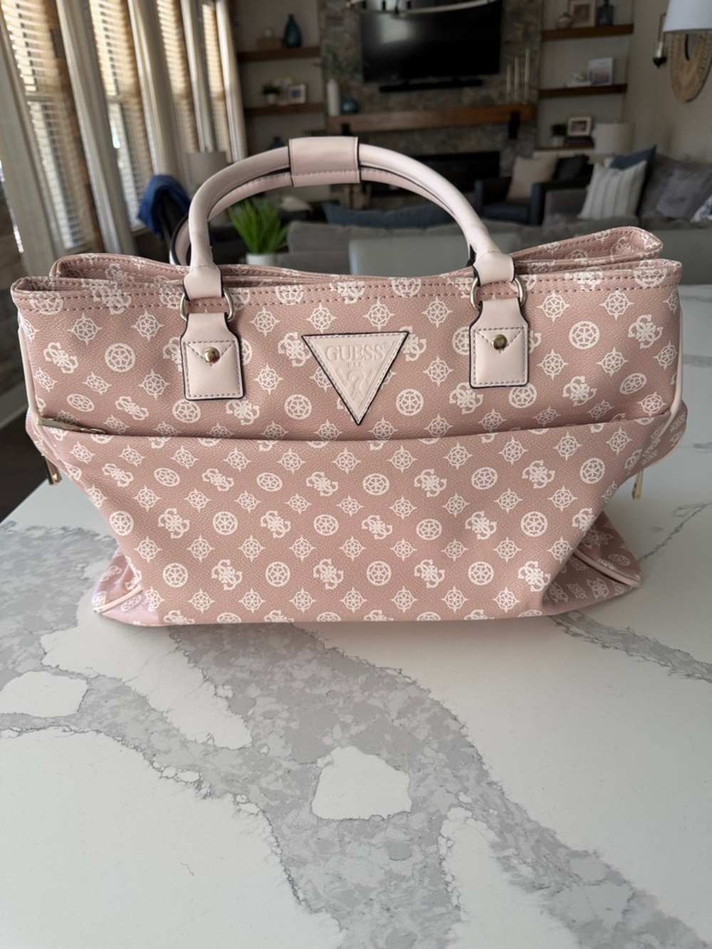 GUESS wilder peony shopper tote. Like new!